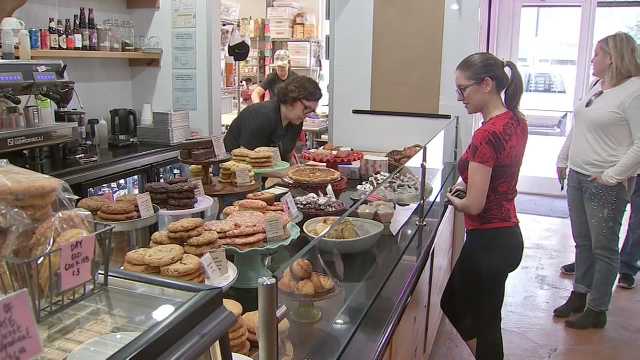 Bakery holds 'Yelp-review' inspired sale
