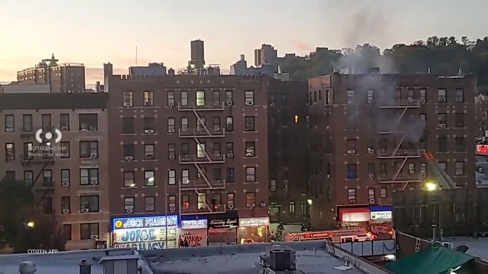 3 firefighters injured, 1 resident critically injured in Inwood ...