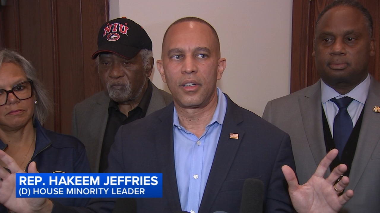 Jeffries brings redistricting push to Illinois