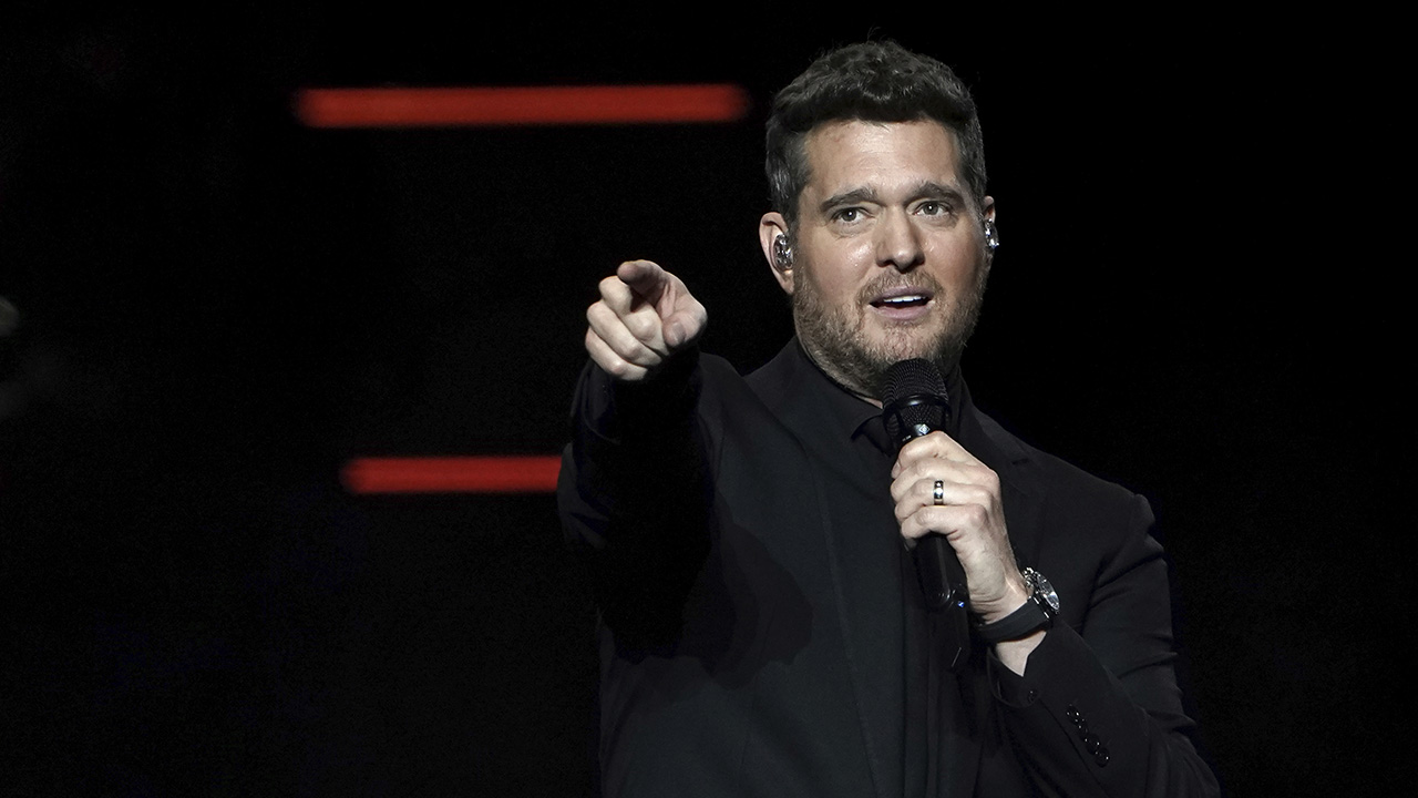 Michael Bublé conflicted about Dodgers-Blue Jays World Series