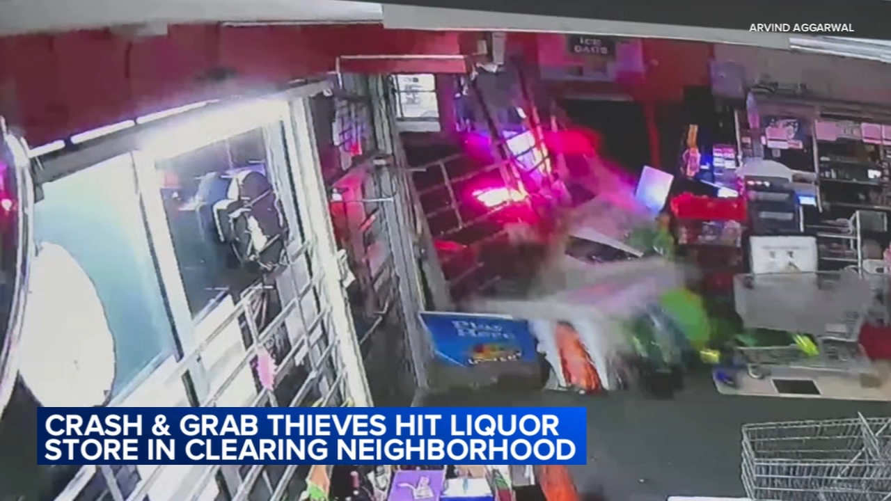 Crash-and-grab thieves slam stolen car into SW Side business: VIDEO