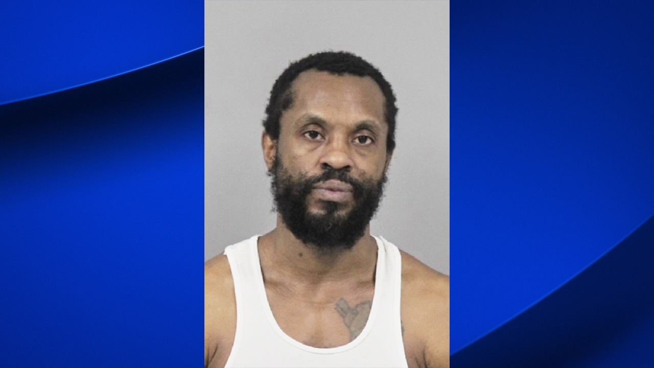 Questa foto fornita dall'ufficio dello sceriffo della contea di Johnston martedì 28 ottobre 2025 mostra Wellington Delano Dickens III.