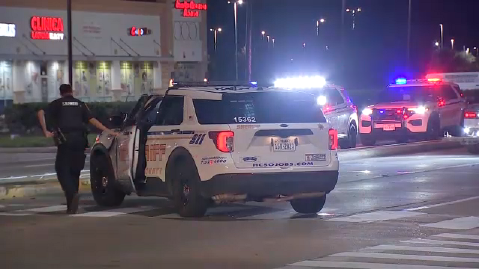 Child custody dispute ends in shooting, crash near west Harris County Walmart, HCSO says