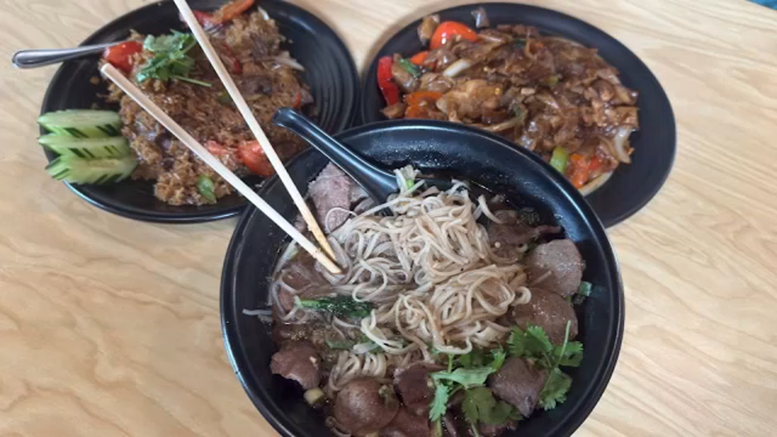 Oakland Phở Restaurant Feeds Community Amid SNAP Challenges