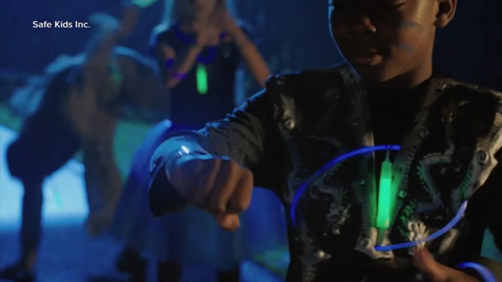 Poison control centers warn about glow sticks and kids on Halloween