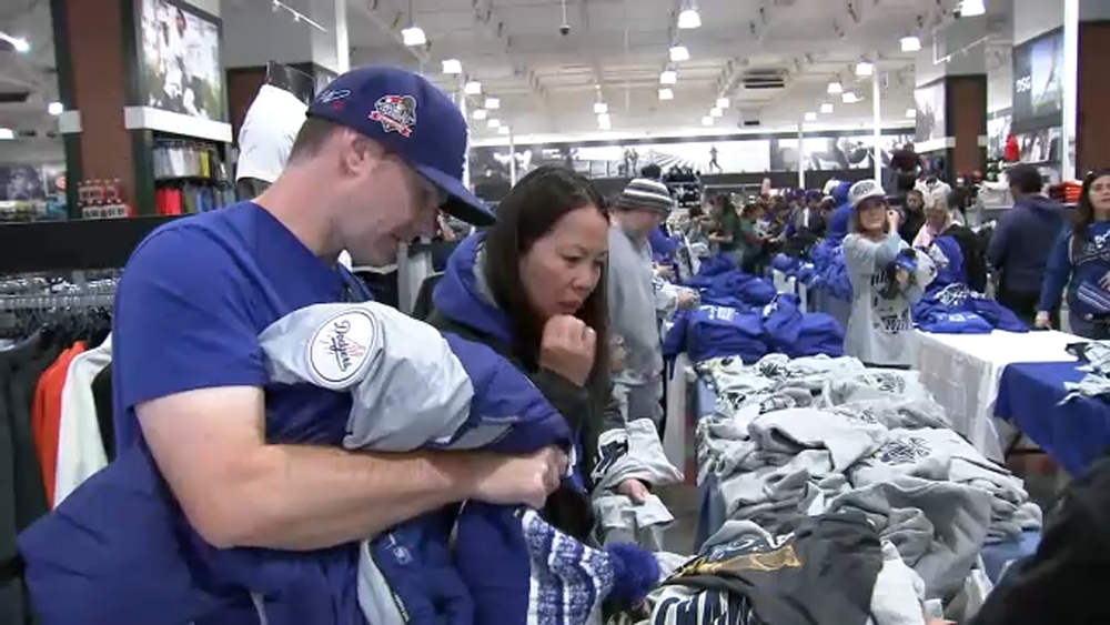 Dodger fans go batty for World Series gear
