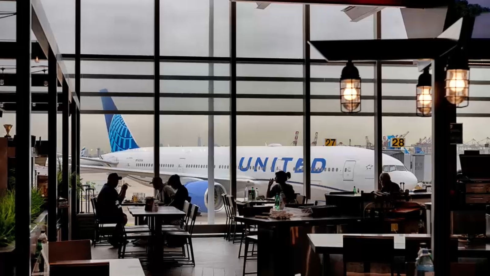 EWR travelers share frustrations over airport flight delays