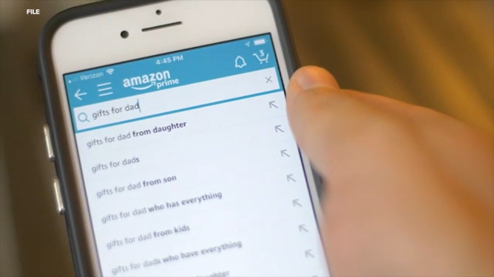 Watching Your Wallet: Saving money while holiday shopping