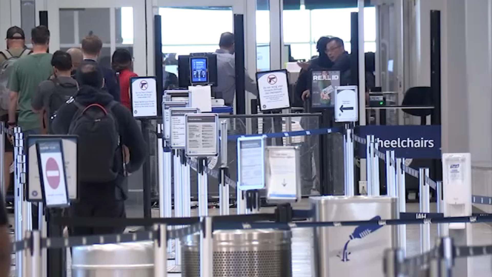 Bush Airport ranks #16 nationwide in tarmac wait times, Houston ...