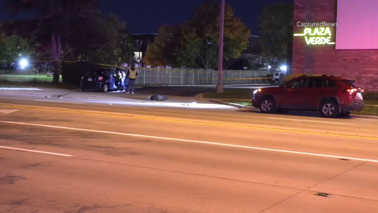 Pedestrian killed after being hit by 2 vehicles in Buffalo Grove