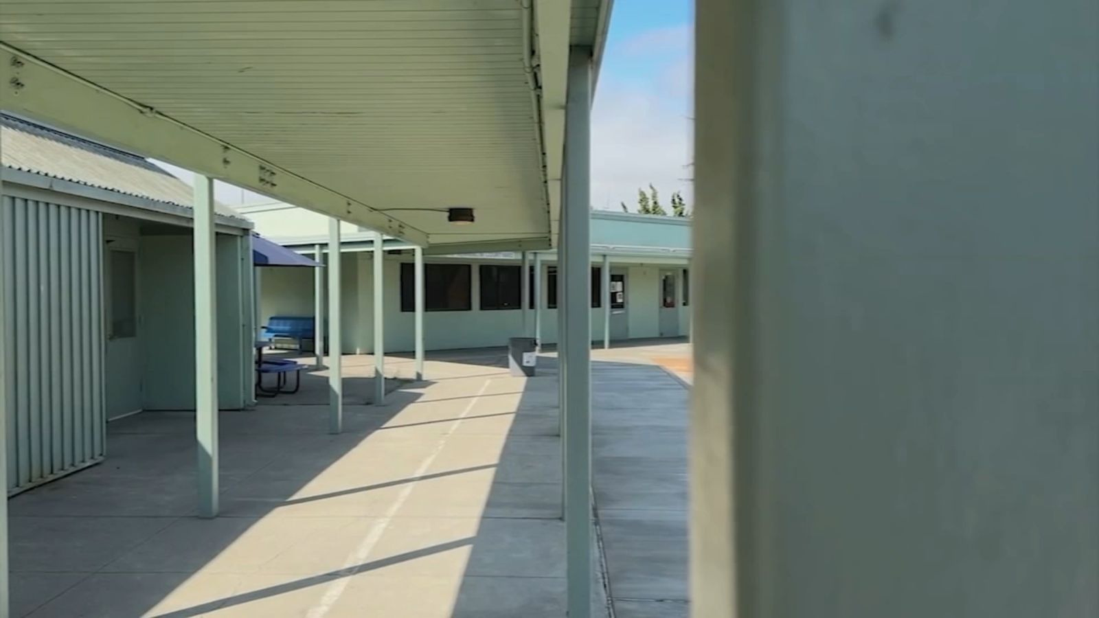 Criminoso da Área da Baía é Preso Após Série de Roubos em Escolas: Cartões de Crédito de Professores Foram o Alvo!