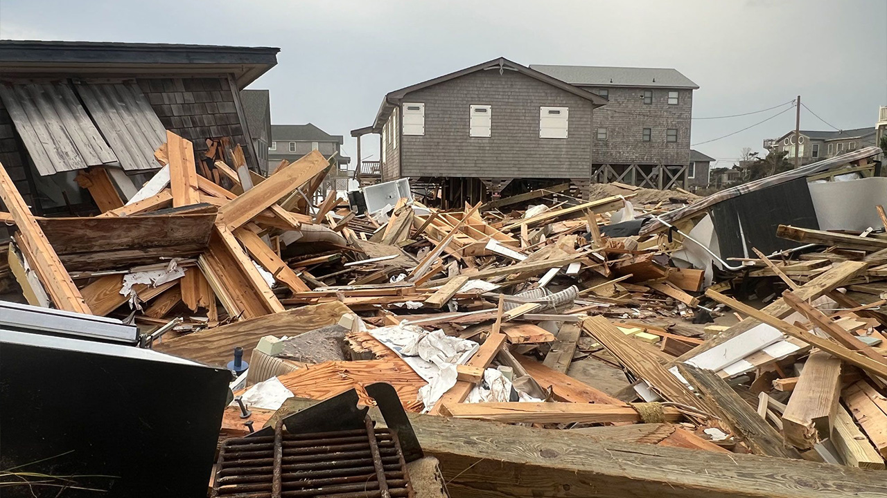 Le fondamenta della casa di Lat Williams sono state danneggiate dalla tempesta del mese scorso.