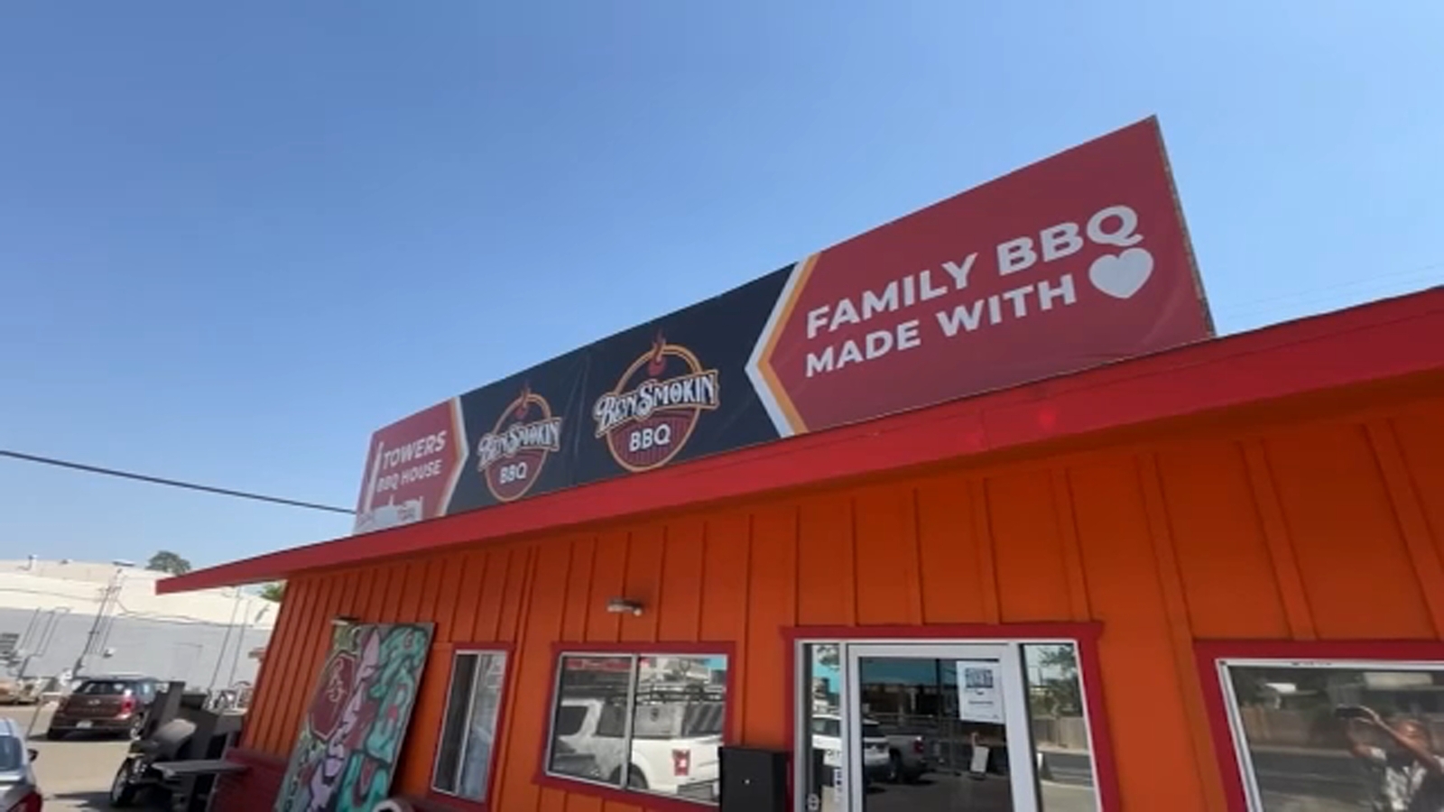 BenSmokin BBQ organizes community to host thanksgiving dinner