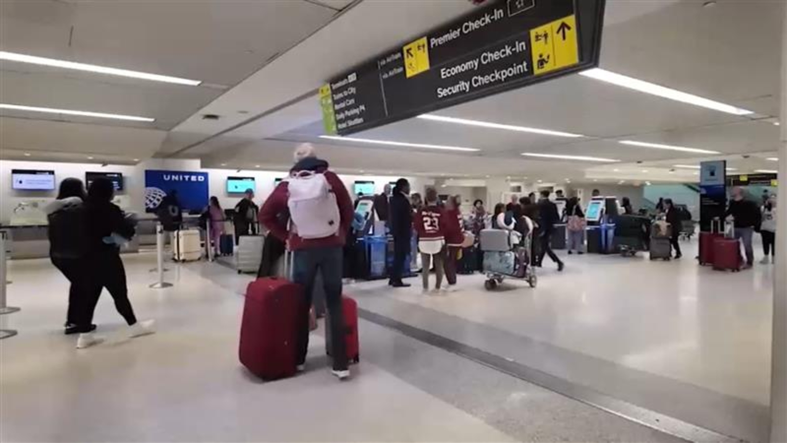 Delays and cancellations increase at NYC airports: Newark Liberty, John
