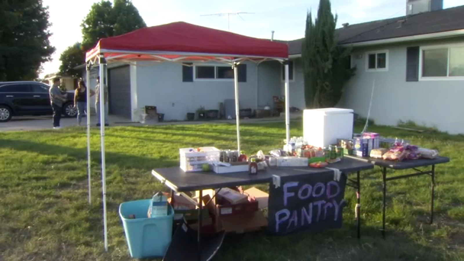 Clovis residents helping those in need with open food pantry