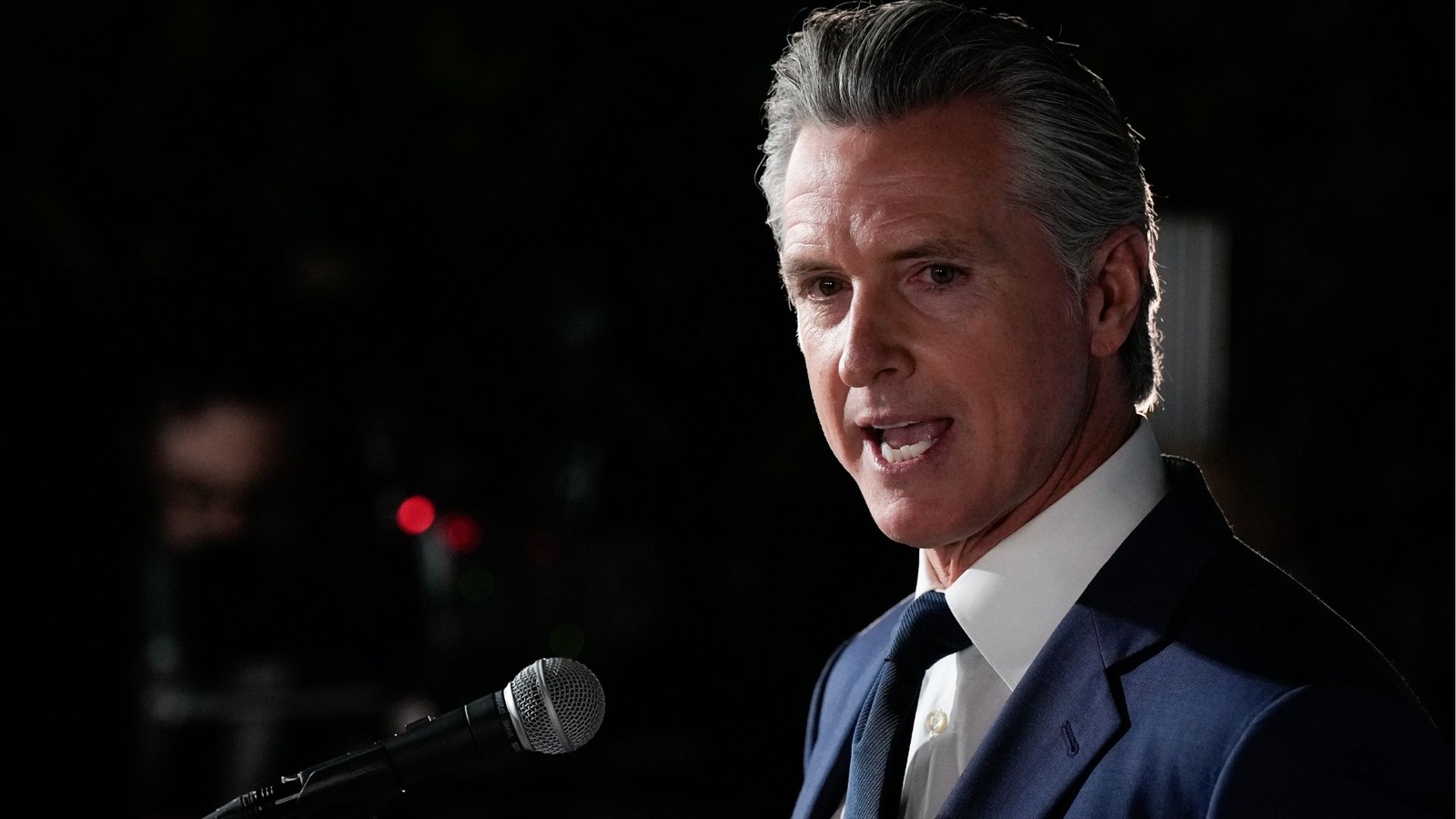 Ex-aide to Gov. Newsom indicted for alleged theft of campaign funds from ex-Health Sec. Becerra
