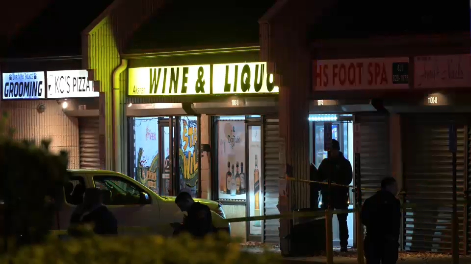 Liquor store clerk fights back against would-be robber in Holtsville ...