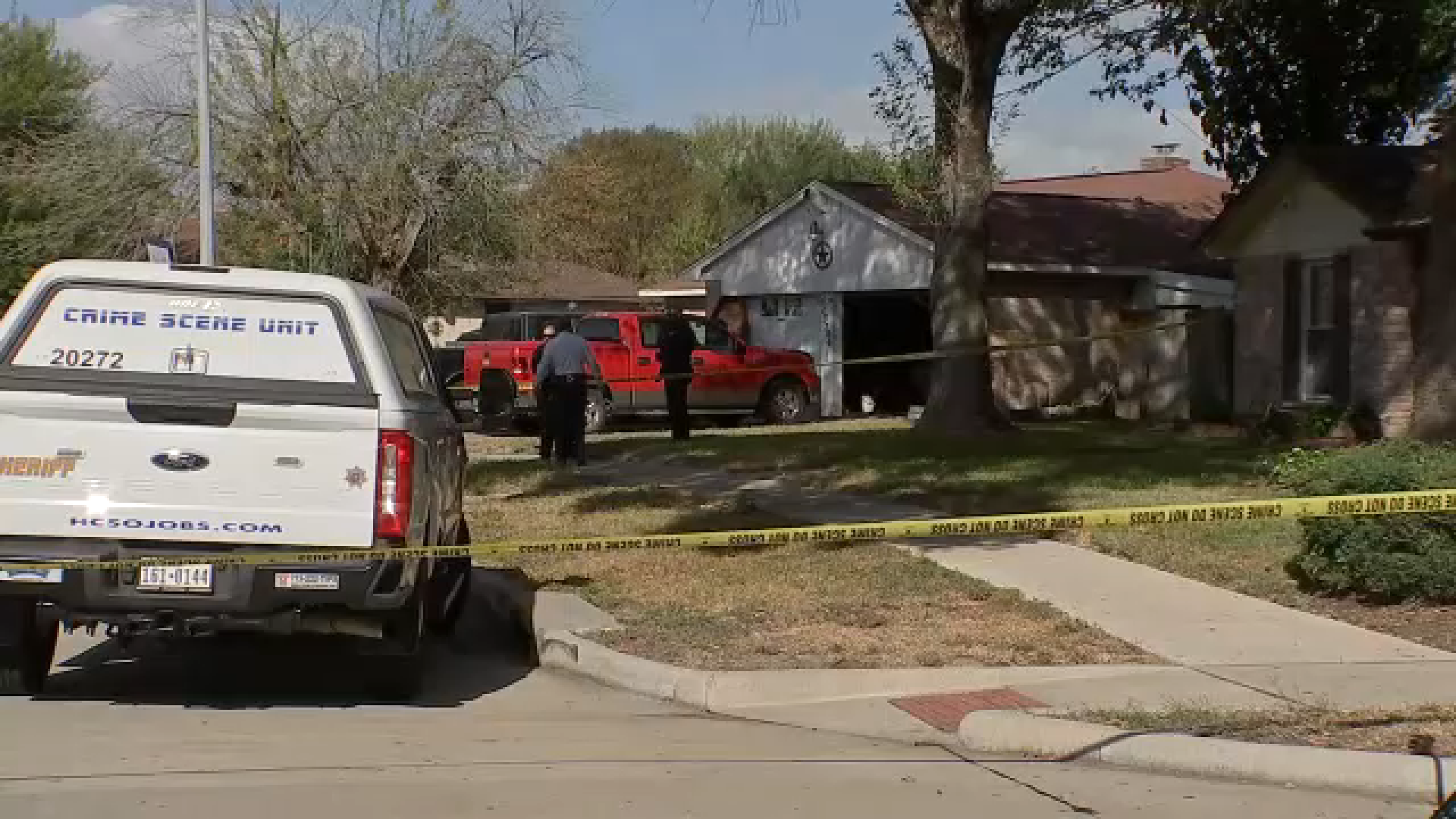 Father finds 2 family members dead in suspected murder-suicide in northwest Harris County, HCSO says