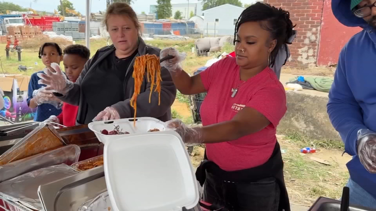 Manolo's Bakery in Charlotte pays it forward for un-housed community
