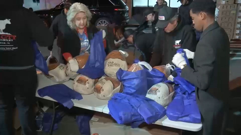 Paterson sees record turnout for turkey giveaway after SNAP cuts during government shutdown