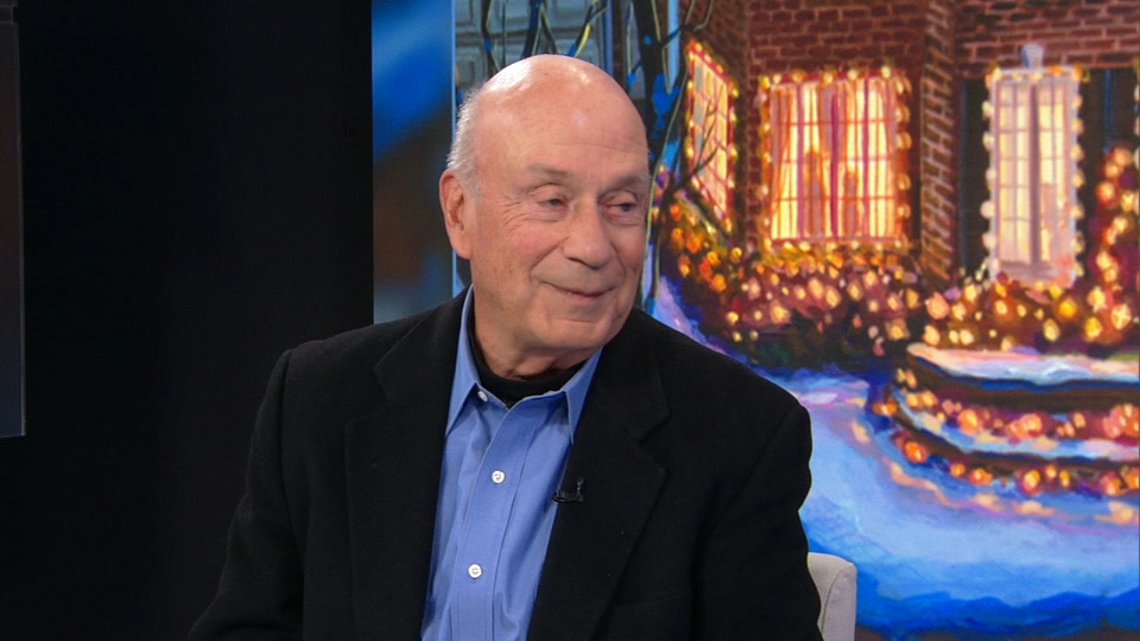 Home, But Alone No More': Original owner of 'Home Alone' house writes  memoir about iconic movie filmed at 671 Lincoln Avenue - ABC7 Chicago