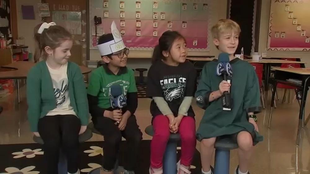 Eagles fans at Wayne Elementary have some thoughts on the Cowboys