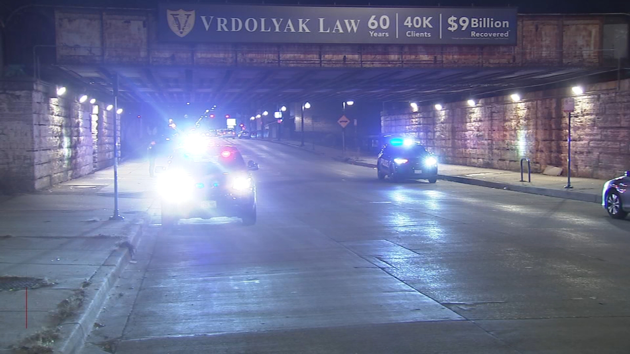 Metra train hits man on West Side: officials
