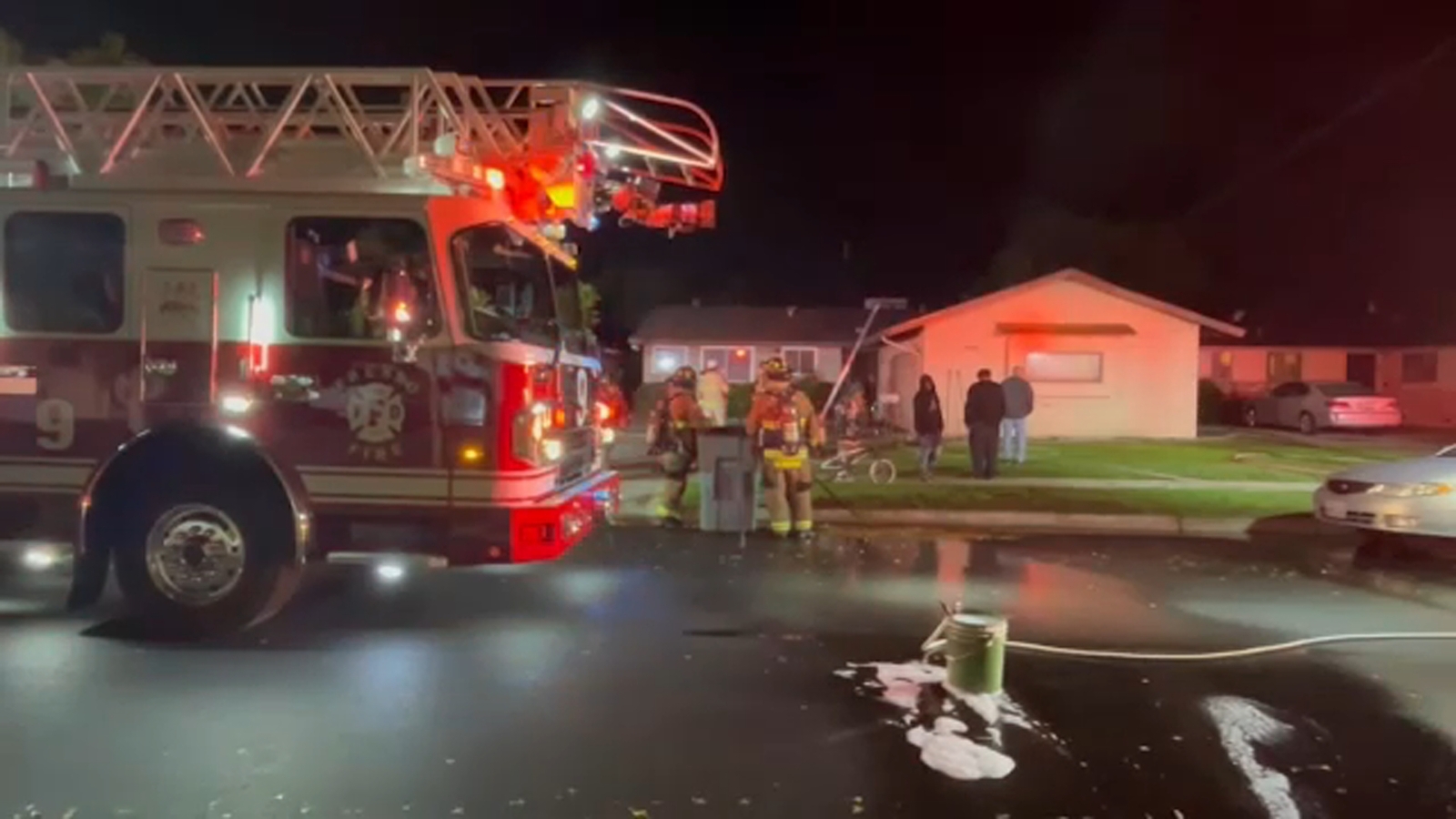 10 displaced after house fire in central Fresno, police say - ABC30 Fresno
