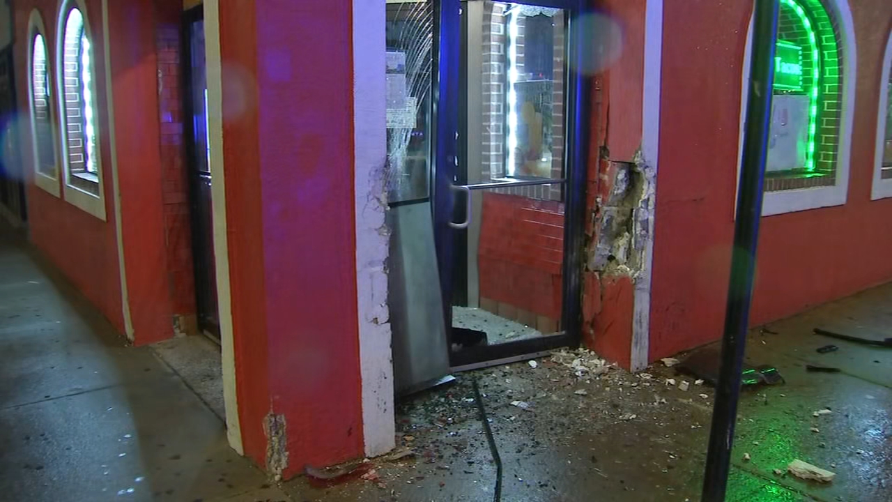 Burglars crash into Logan Square restaurant, target nearby bar, Chicago police say