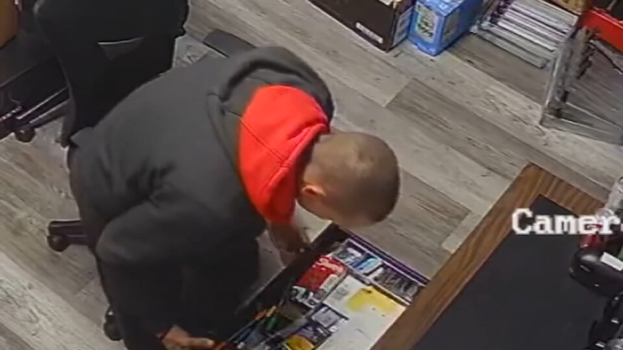 Liquor store employee robbed during deadly cardiac arrest, police say