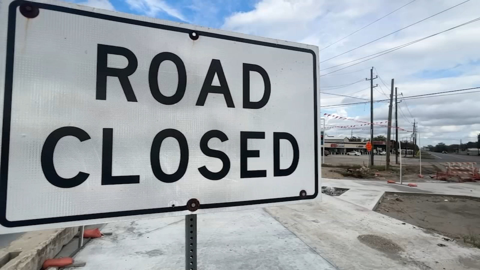 3-year-old road project on FM 2100 causing major backups and delays, Huffman Fire Dept. says
      