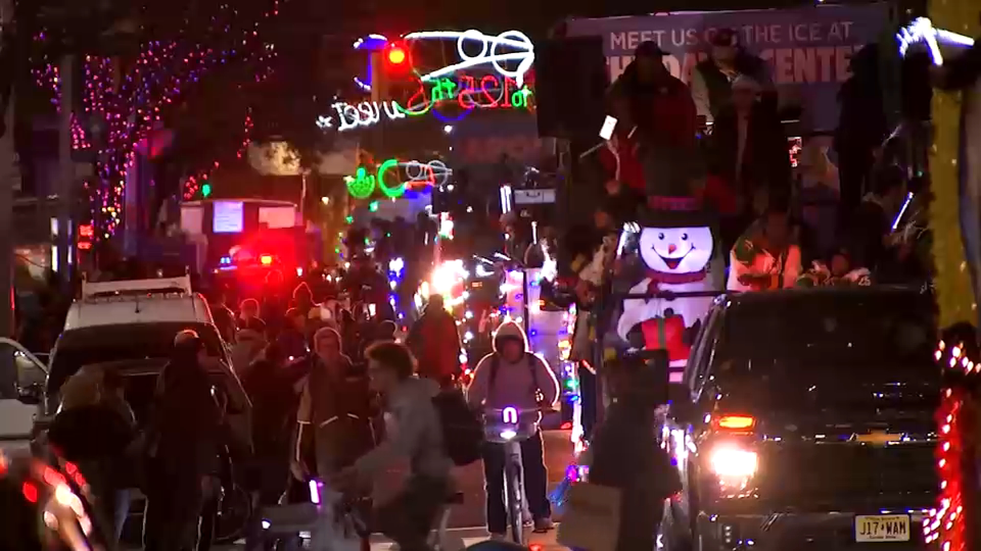 Harlem Holiday Lights parade illuminates 125th, dazzles spectators