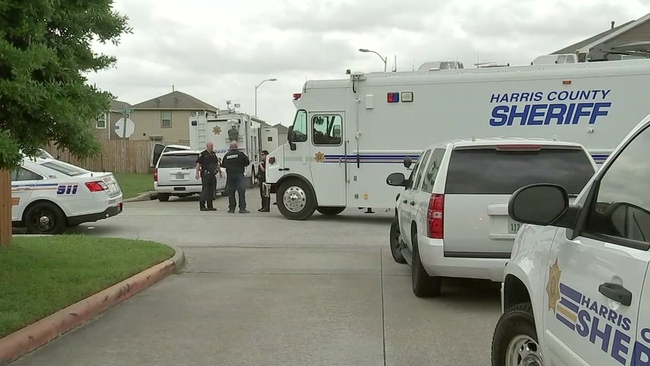 Suspect found dead after SWAT standoff in north Harris Co. home - ABC13 ...