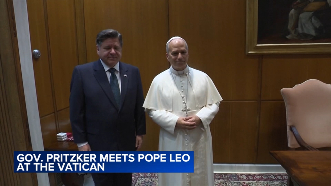 
Gov. Pritzker brings gifts, including beer, for Pope Leo