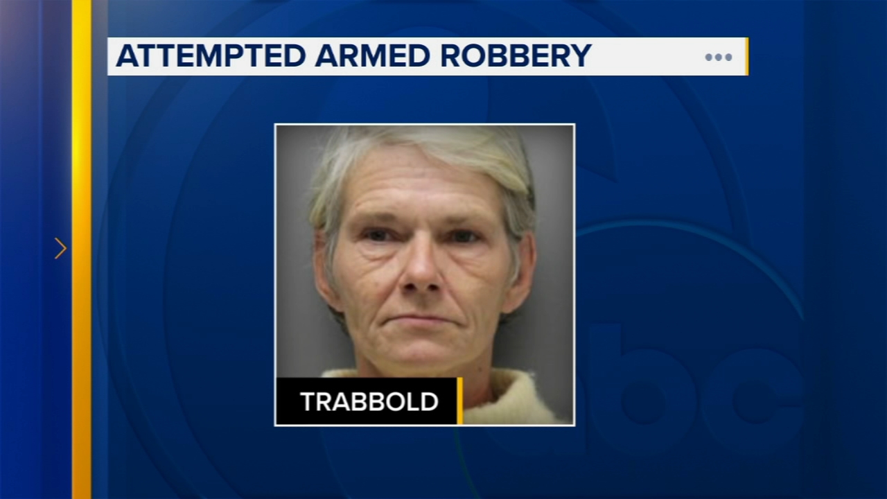 Woman accused of holding worker at knifepoint during attempted robbery at Dollar Tree