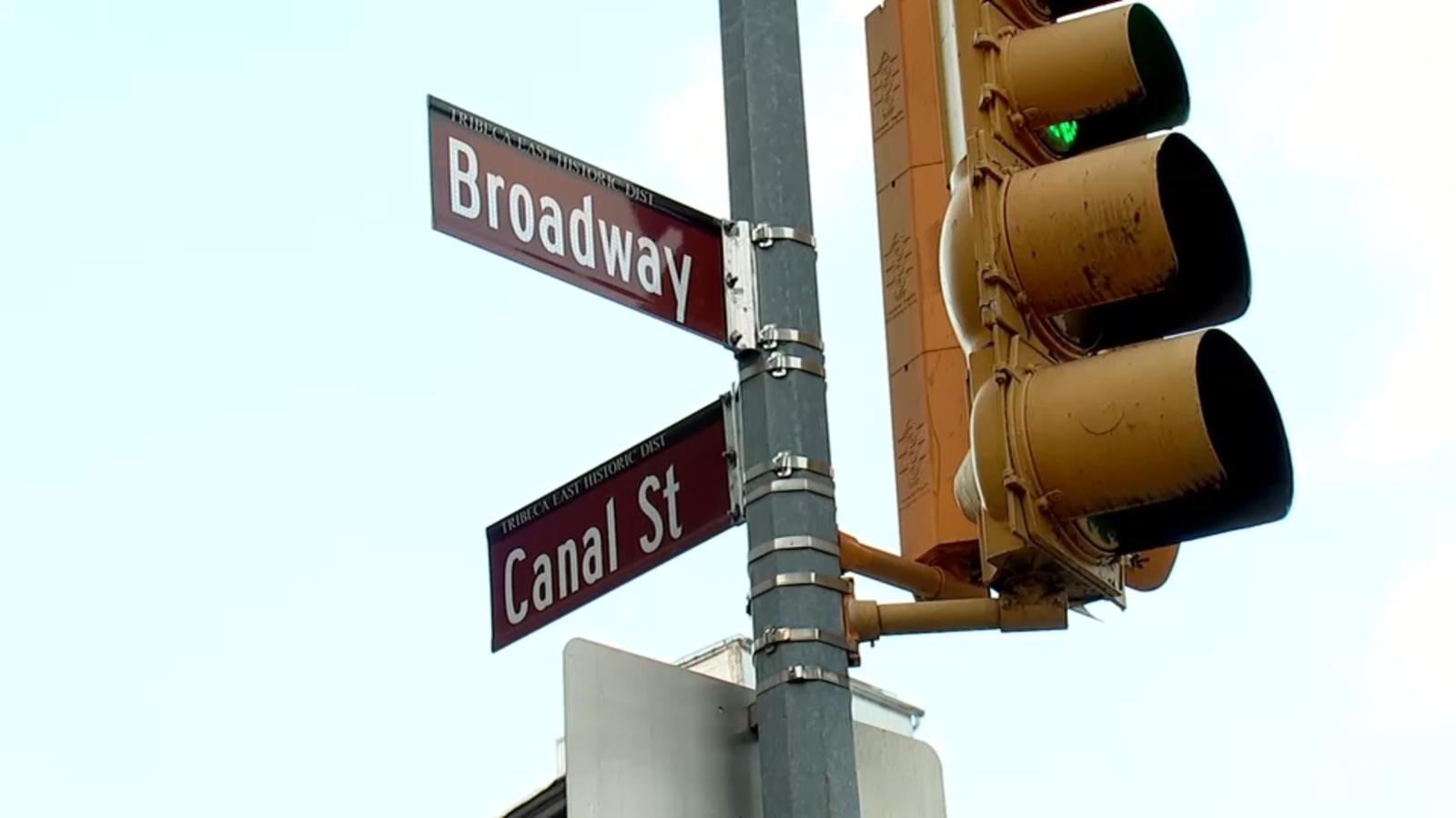 NYPD and ICE converge on Canal Street at the same time