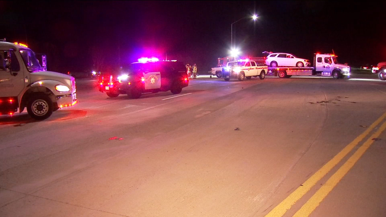 3 car crash temporarily closes Highway 180 in Fresno County