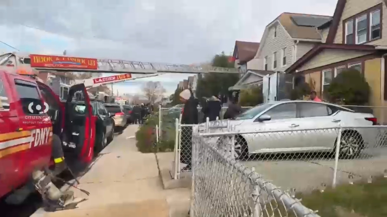 Queens house fire kills 95-year-old, 6-year-old among injured - ABC7 ...