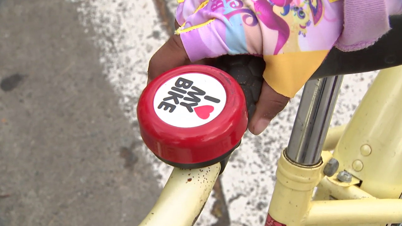 Thousands take to streets for 20th edition of CicLAvia