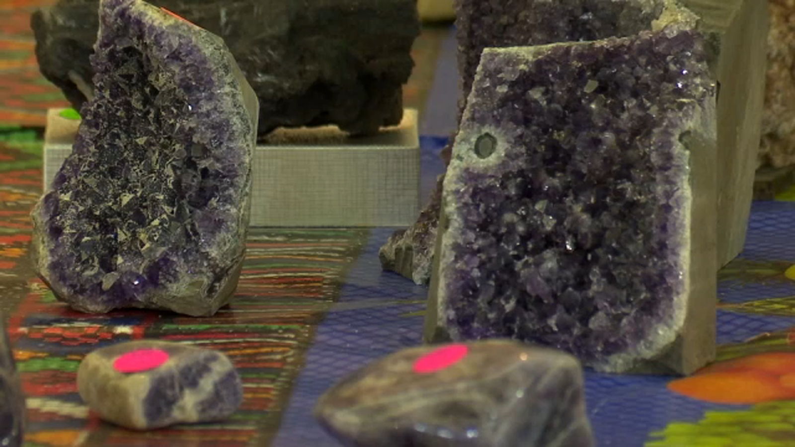 Gem and Mineral Show hosts 1st annual holiday event in Fresno