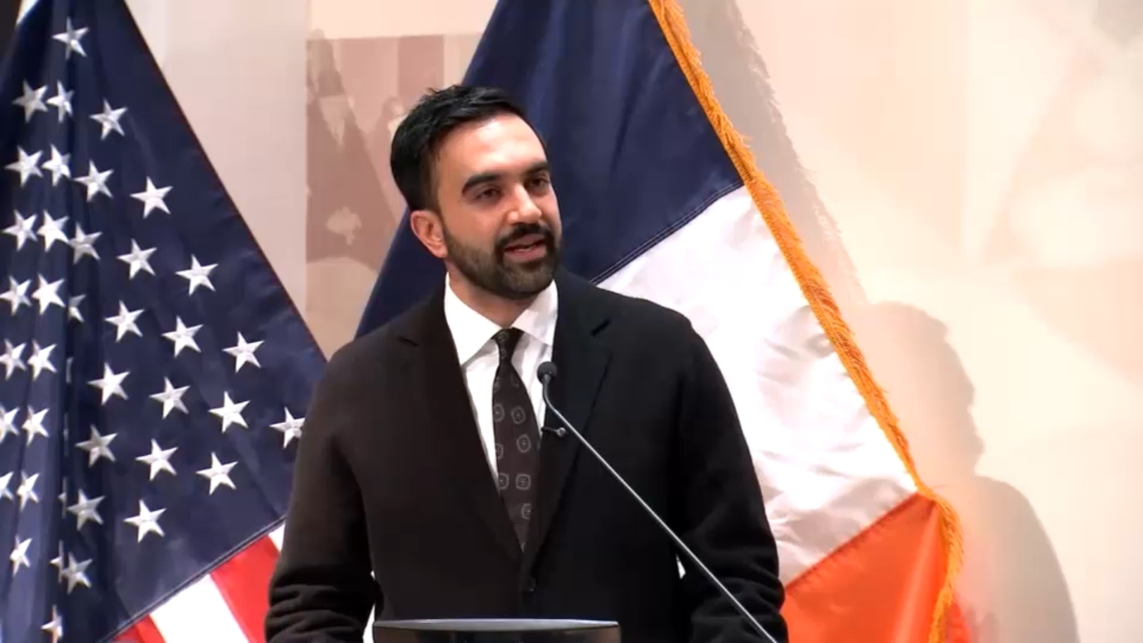 NYC-Mayor-elect Zohran Mamdani appoints more than 400 people to help his  transition to City Hall - ABC7 New York