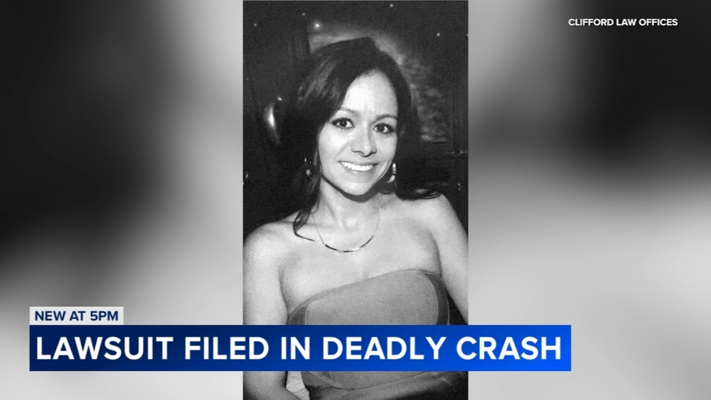 Man overserved at suburban bar before crash that killed mother: suit