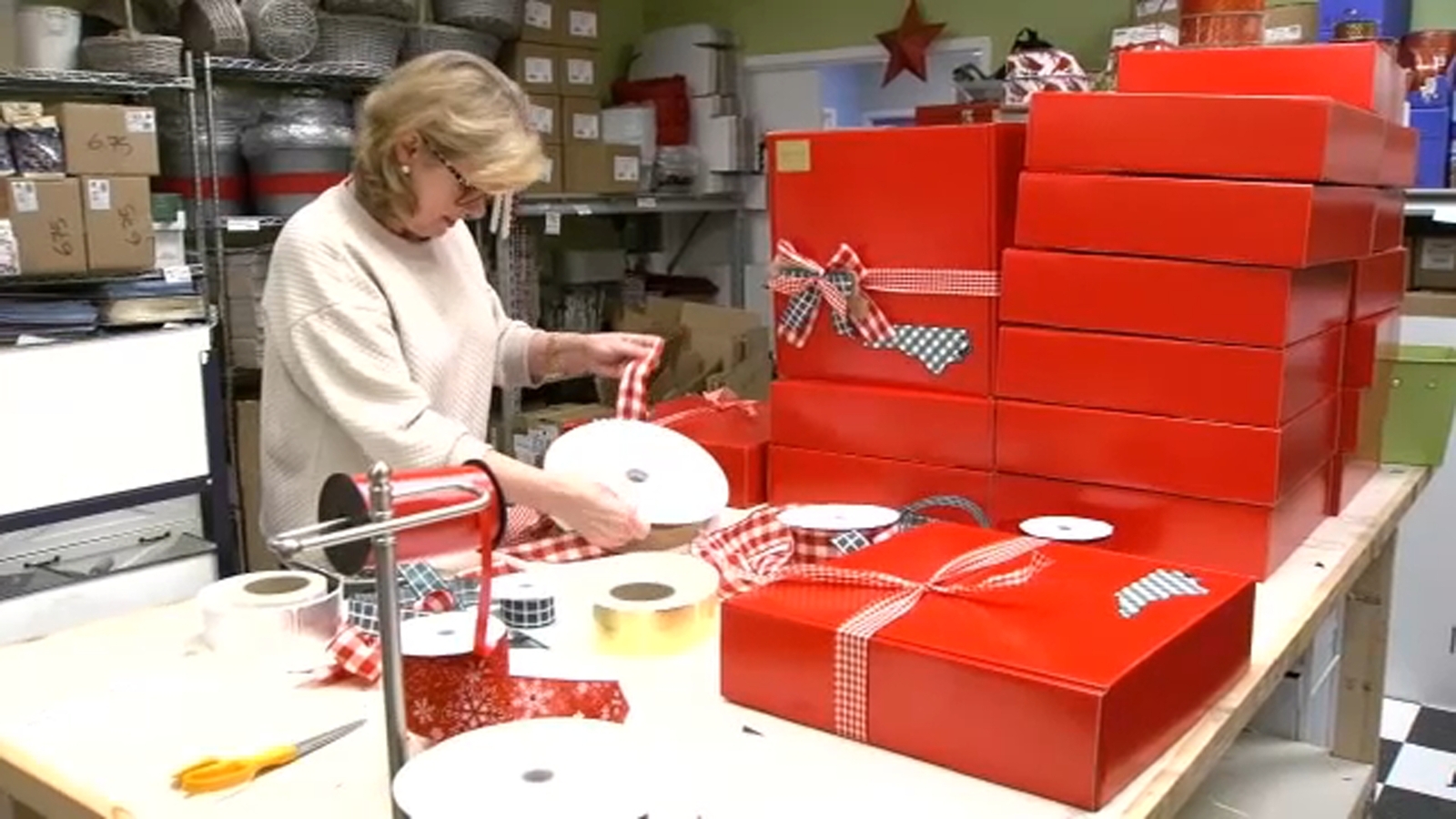 Businesses hire holiday seasonal employees ahead of sales rush, busy shopping days in Triangle