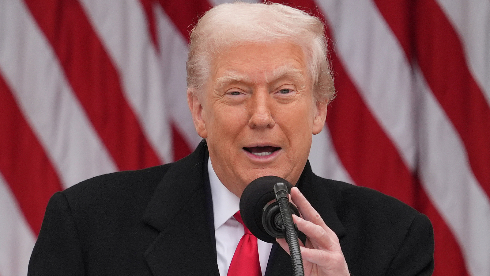 Plan del gobierno de Donald Trump para reevaluar a refugiados del mandato de Joe Biden genera incertidumbre – ABC7 Los Angeles