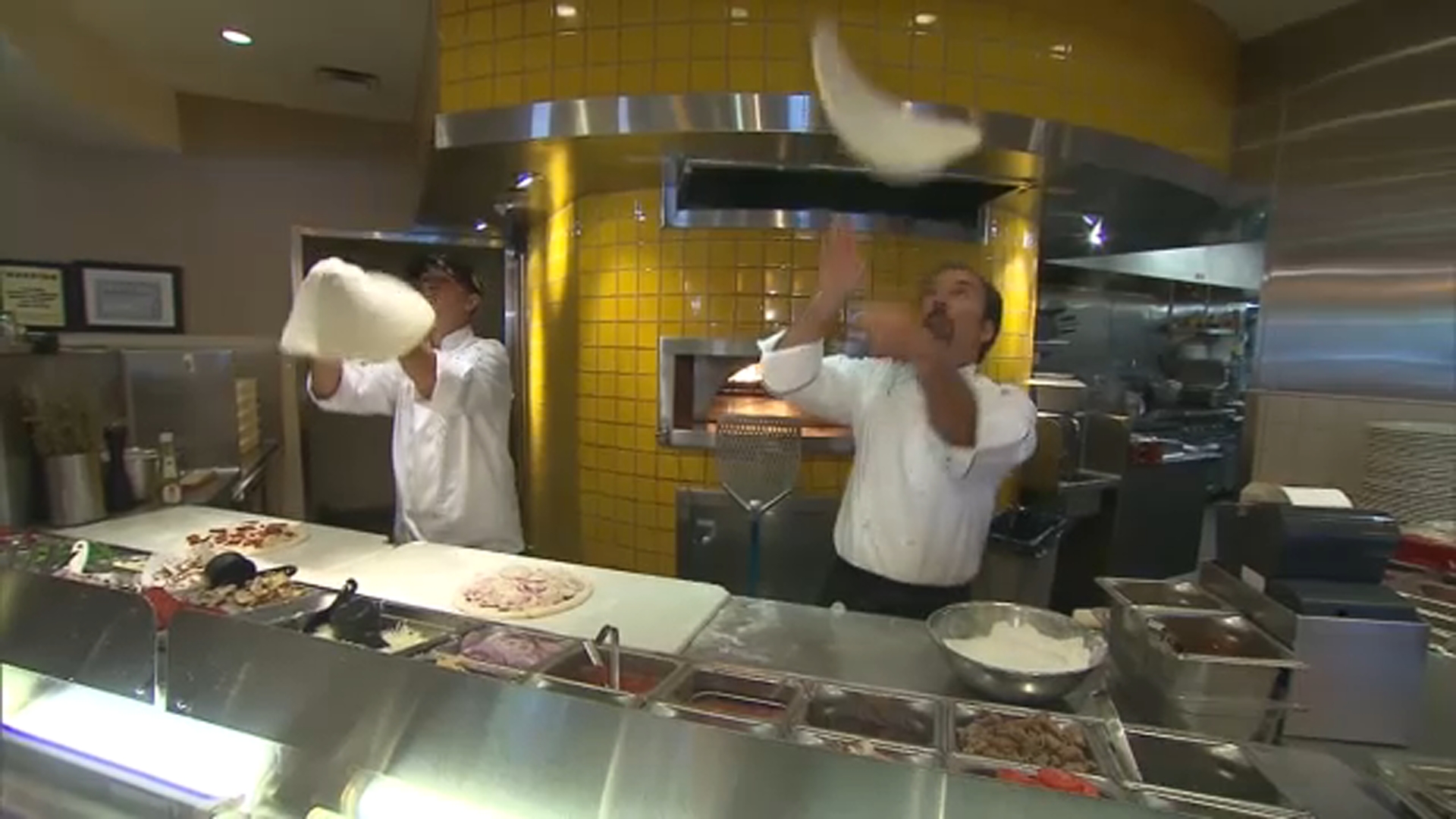 Eating out for Thanksgiving? You're not the only one