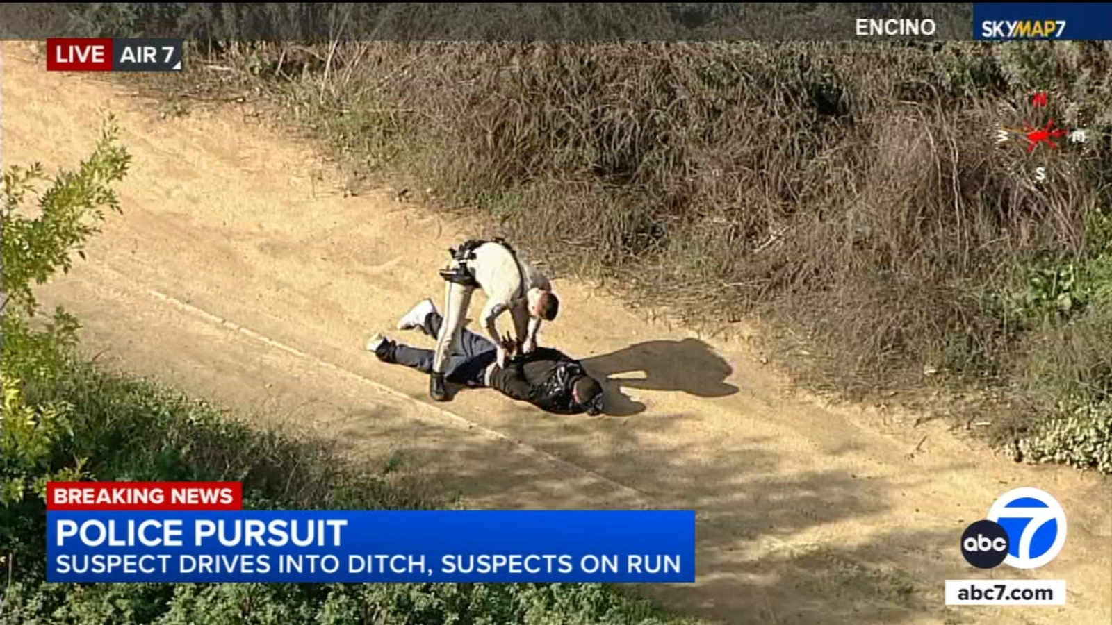 2 in custody after leading CHP on chase through Encino, ditching car near Sepulveda Basin
