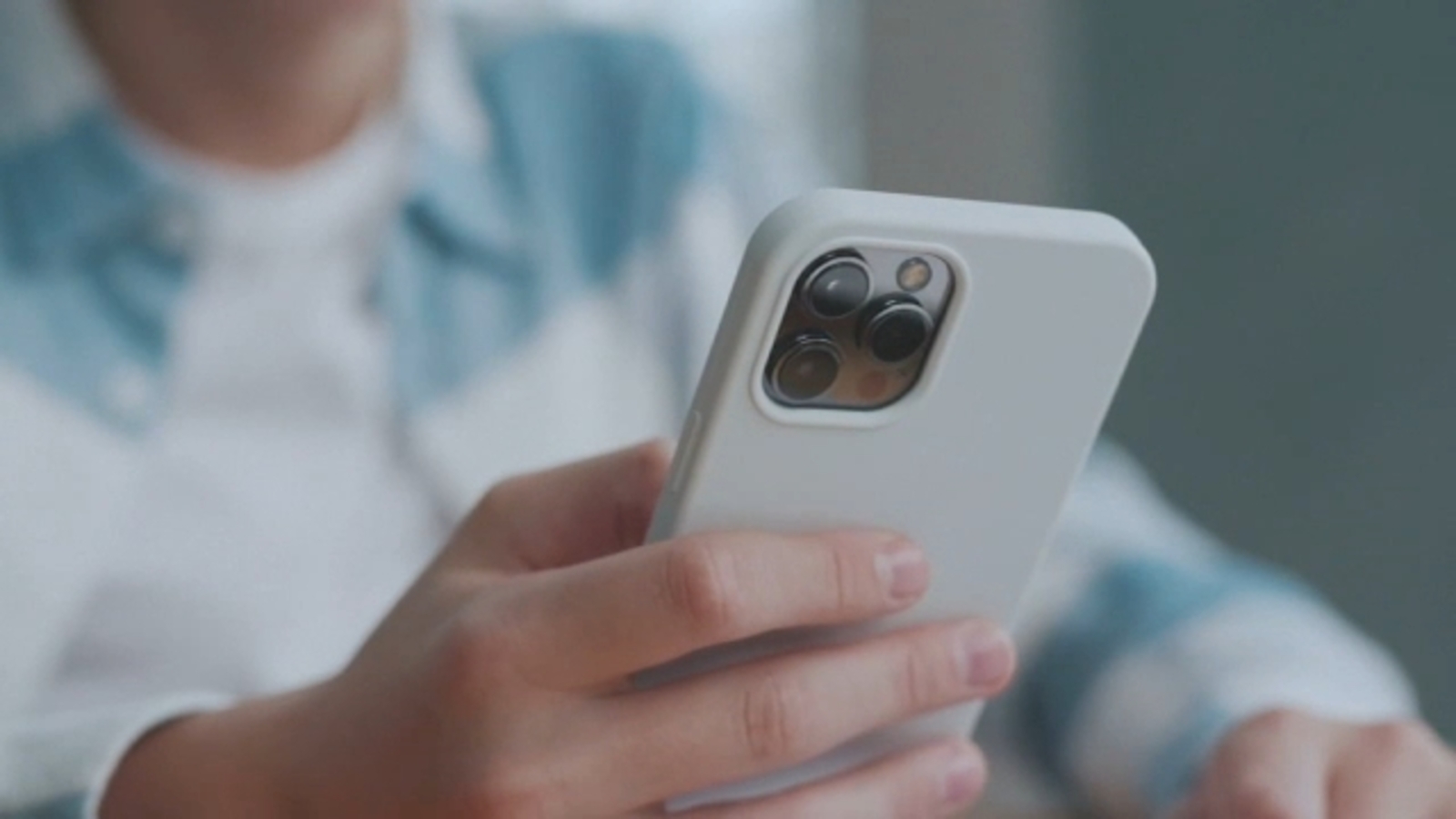 Free phones could lock you into higher costs; 'That phone really isn't free,' expert warns