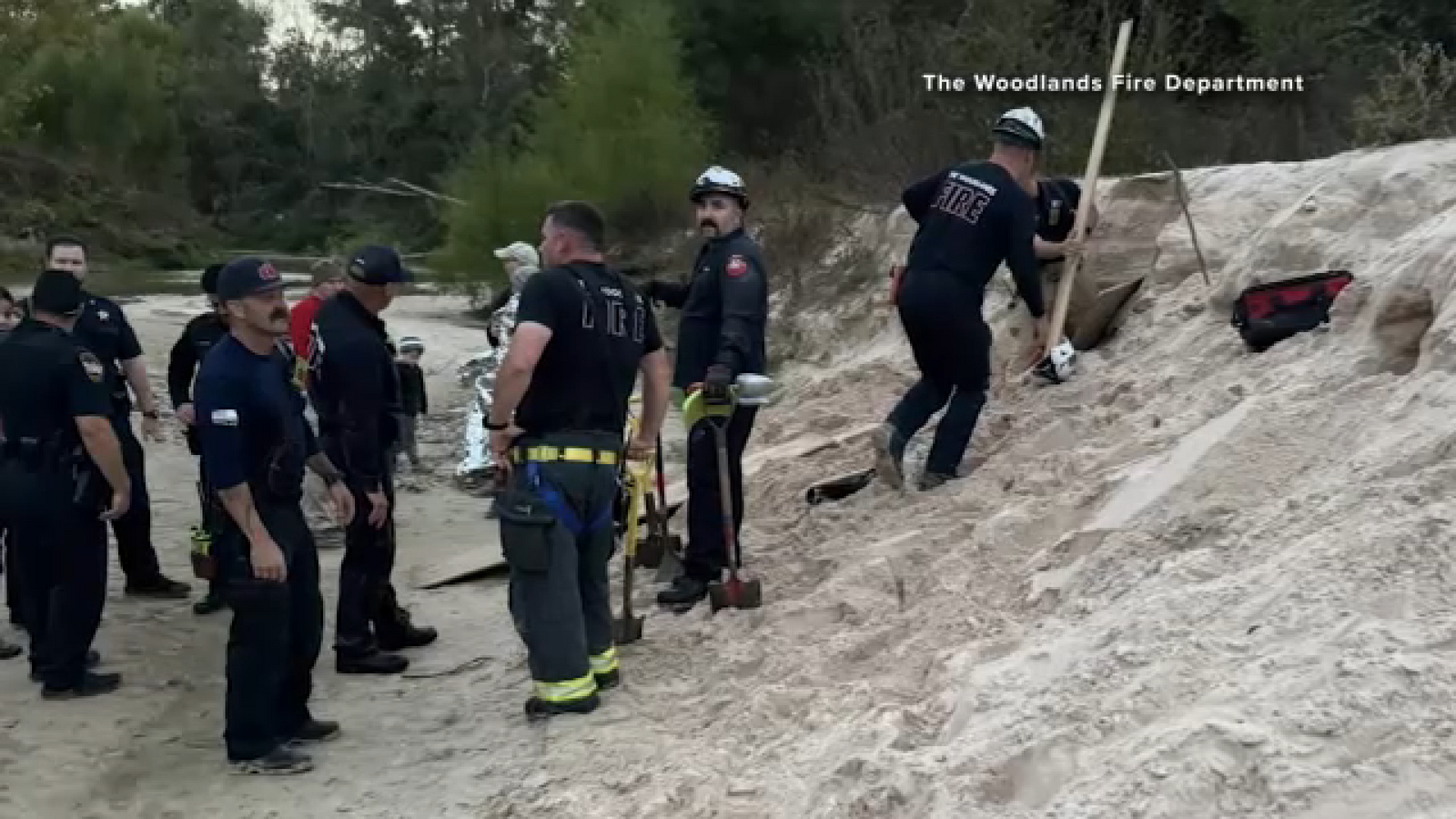 12-year-old girl rescued after being trapped in sand collapse in Texas: officials