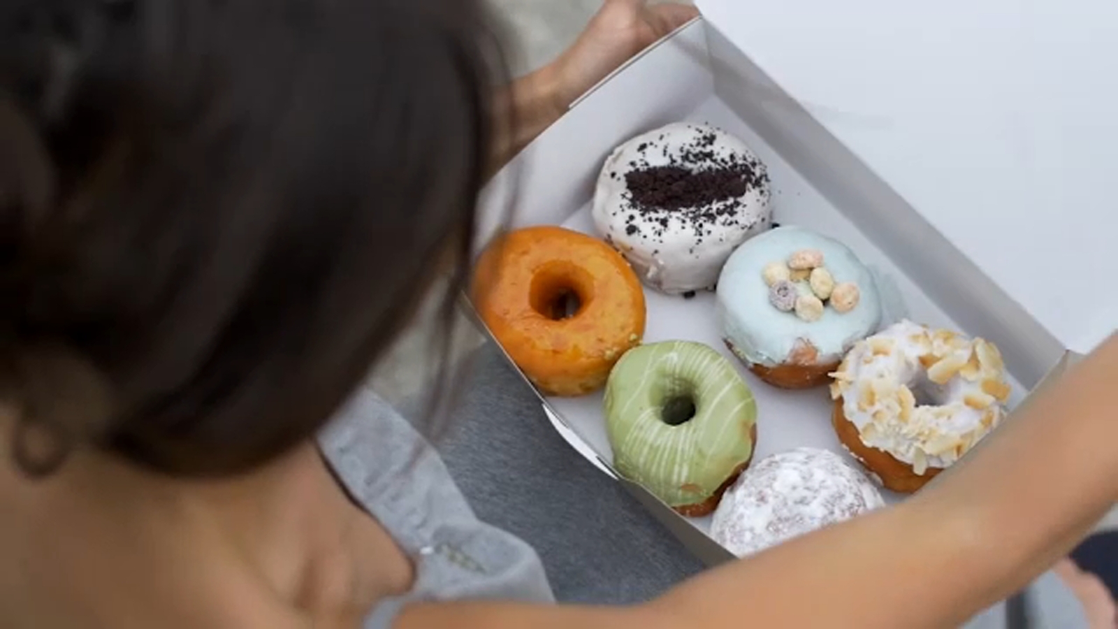 Want to control your cravings this holiday season? Simple strategies to help you stay on track