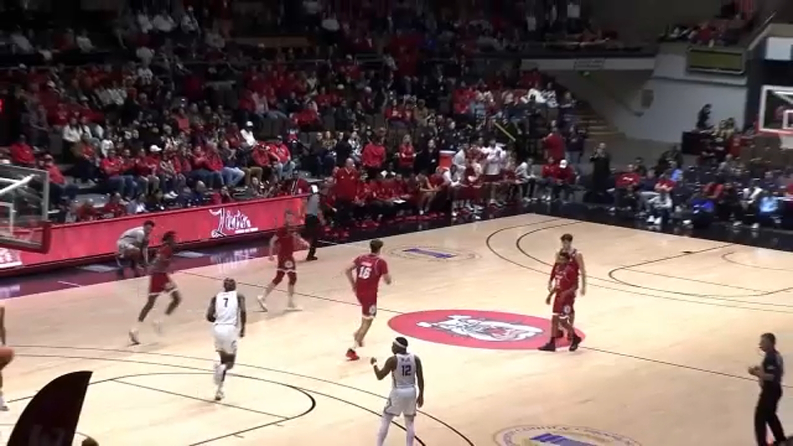 Selland Arena brings back Bulldog basketball and nostalgia for fans